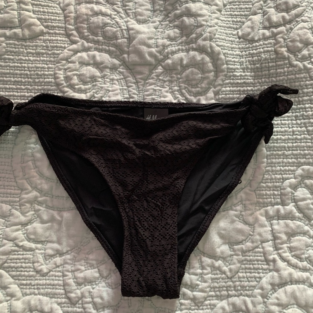 H&M black tie knot swim suit bottoms